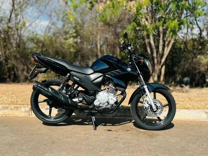 Yamaha Fazer 150 ED Flex 2014 preta bem conservada