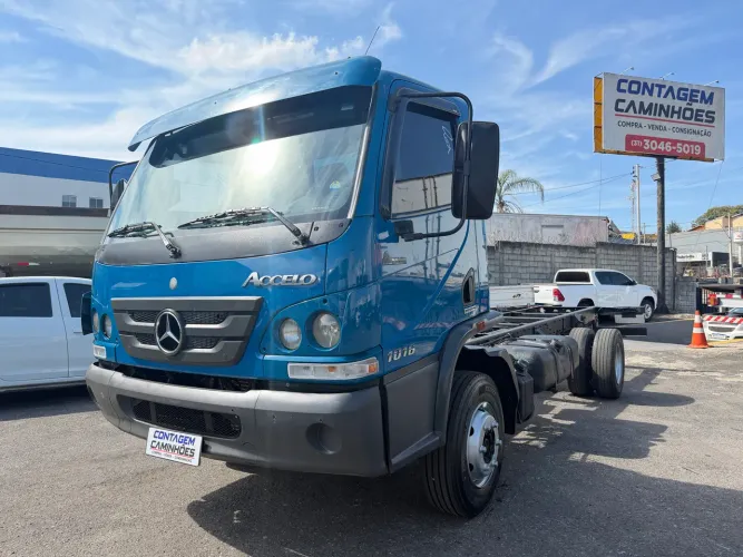 Mb accelo 1016 2012 azul chassis estado de novo baixo km