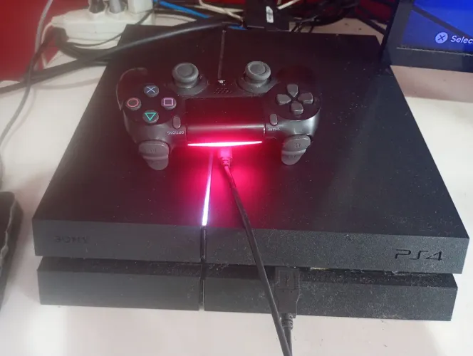 Playstation 4 (PS4)