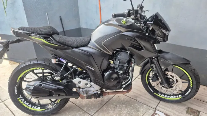 Yamaha FZ25 Fazer 250 2024 Único Dono - 26.903 km