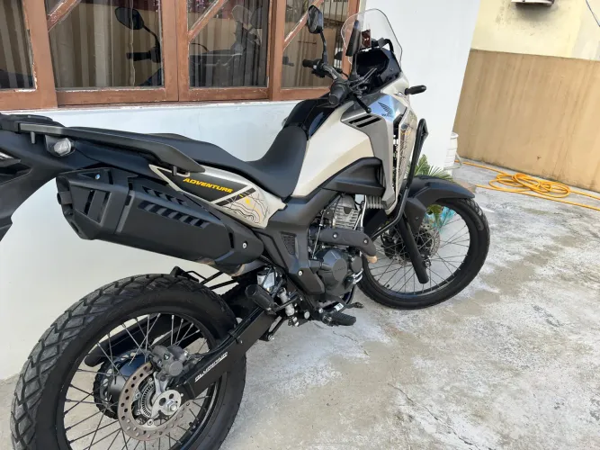 Moto impecável oportunidade 