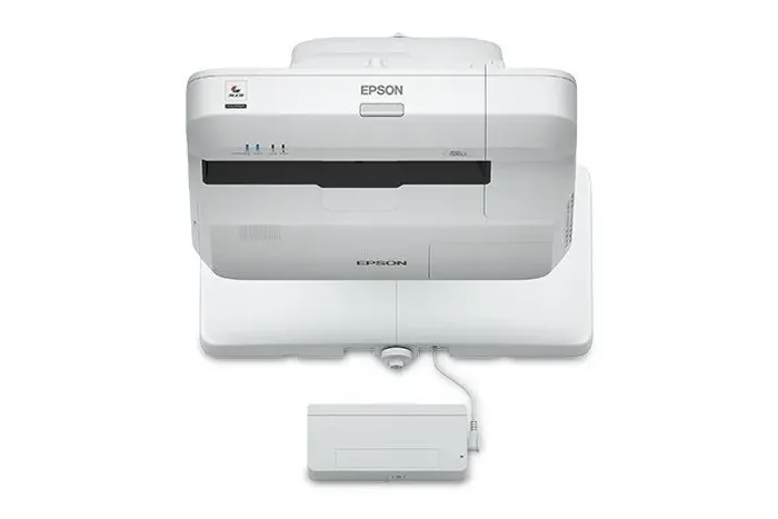 Projetor Epson de curta distância e alta definição, mesmo em ambientes claros. 