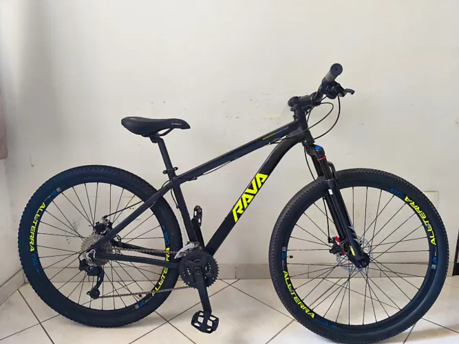 VENDO BIKE 29 RAVA PRESSURE TAMANHO 17 COM KIT TRANSMISSÃO SHIMANO