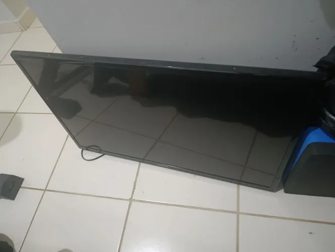 Tv 32 polegadas Samsung não é smart, valor 300 reais