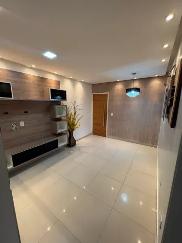ALUGA-SE APARTAMENTO