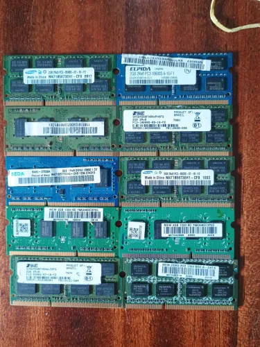 Lote memória ram *DDRIII* (2 GB)