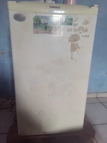 Estou vendendo um frigobá
