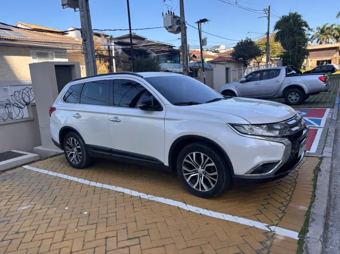 Mitsubishi Outlander 2.2 165cv Diesel Aut. 2016