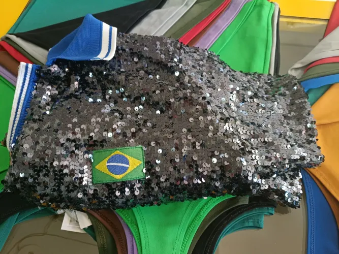 Blusa paetê Brasil
