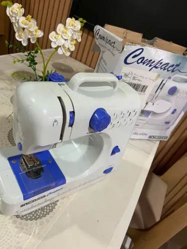 Vendo uma Mine máquina de costura ?