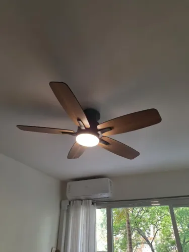 Ventilador de Teto Airwit - 5 pás - Controle Remoto - Luz LED com mudança de temperatura