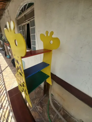 Estante para livros ou brinquedos 