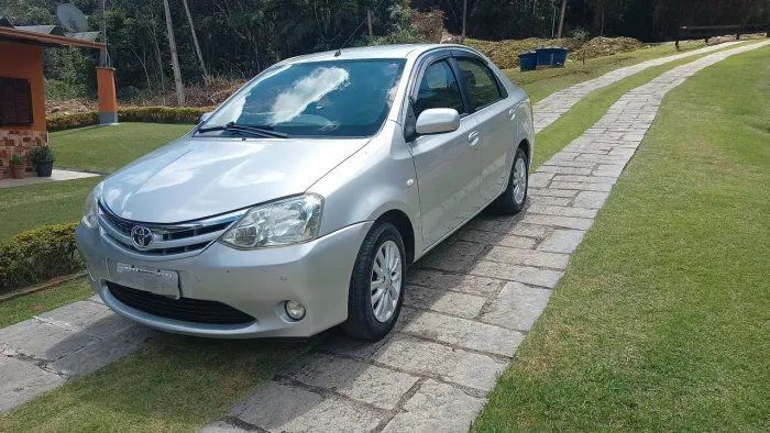 Toyota Etios XLS Sedan 1.5 Flex 16V 4P Mec. 2013