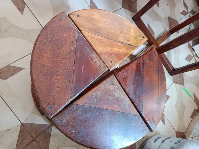 Mesa com cadeiras