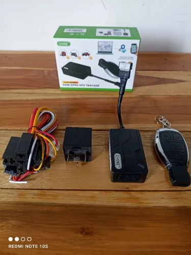 Rastreador GPS automotivo com entrada para chip e cartão / SUPER PROMOÇÃO