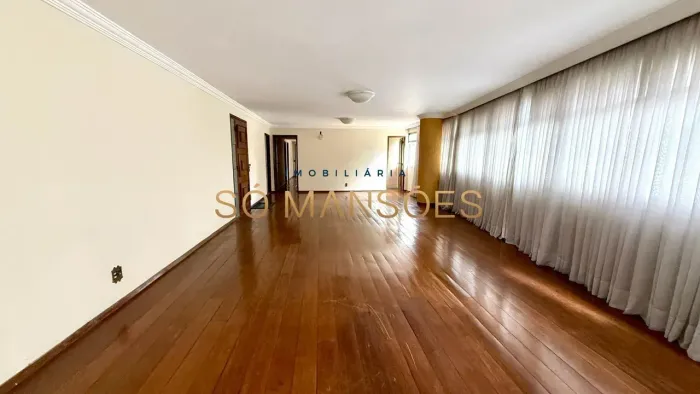 Apartamento à Venda no Bairro Lourdes, Belo Horizonte 333m², 4 Quartos, Vista para a Praç