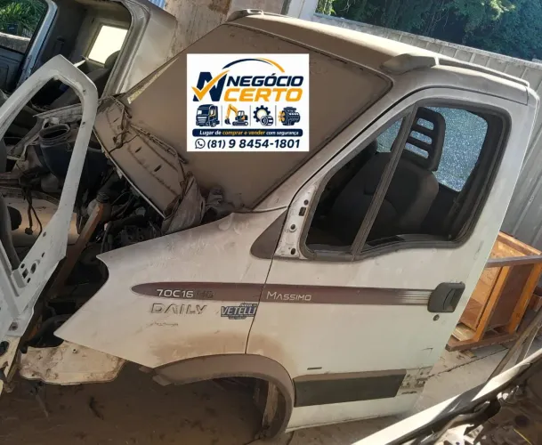 Cabine de Iveco Daily modelo nova muito boa