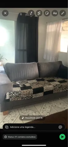 Sofá três lugares
