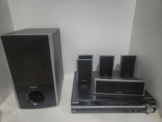 Vendo do DVD Home Theatre System da Sony Modelo DAV-DZ275