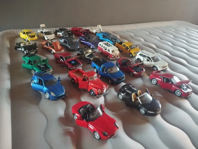 Coleção de carrinhos de ferro escala 1/24