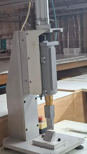 Máquina de solda ultrassonica.