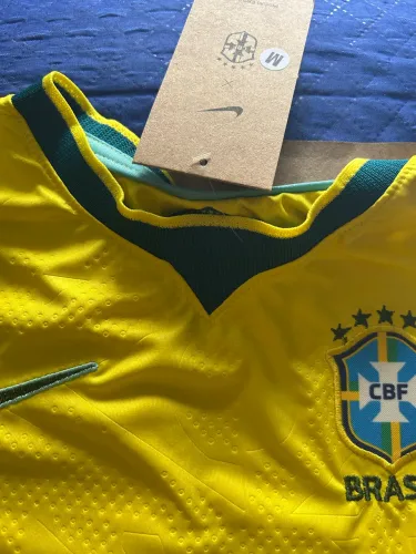 Camisa Feminina da Seleção Brasileira Primeira Linha - Tamanho M Lacrada