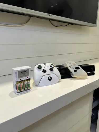 Kit Xbox ( controle + kinect + pilhas recarregáveis + capa)
