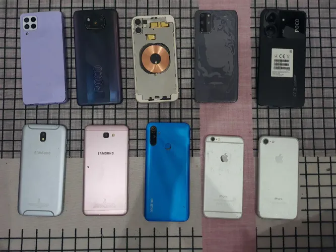 Lote com 10 telefones pra reparo / sucata