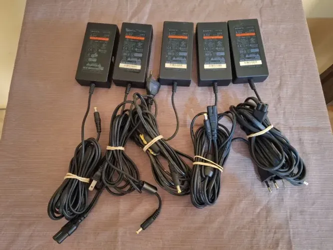 Lote com 5 fontes originais Playstation 2 bivolt funcionando
