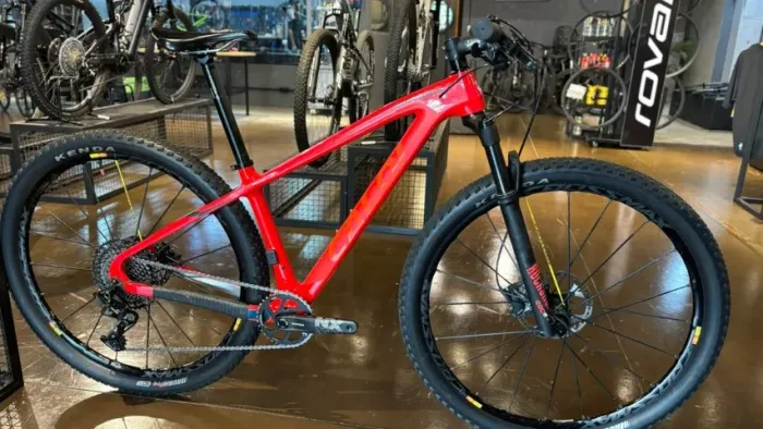 Bicicleta Seminova Caloi Elite Carbon Sport - Imperdível