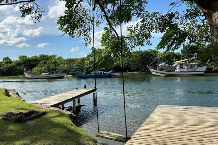 Terreno Amplo na Barra da Lagoa: Oportunidade Única frente mar