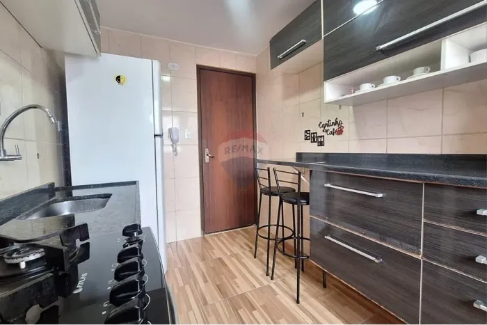 Apartamento à venda com 2 dormitórios, 48 m², e vaga fixa, na Zona Norte de São Paulo.