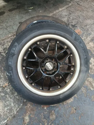 02 pneus 215/55 R17 Michelin Primacy.