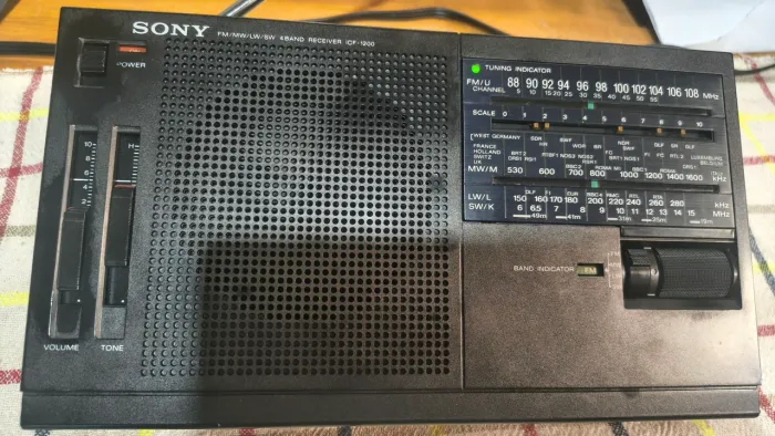 Rádio SONY ICF-1200 ( importado//raríssimo ).