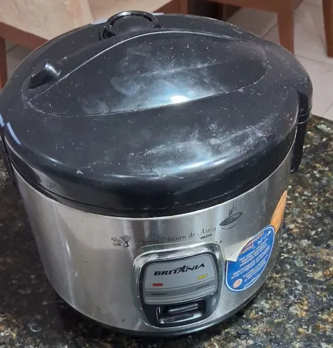 Panela elétrica Britânia