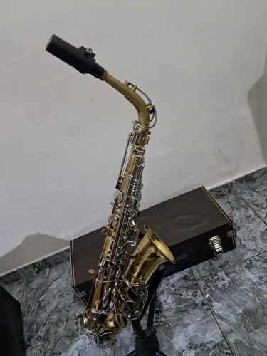 Saxofone SELMER BUND americano