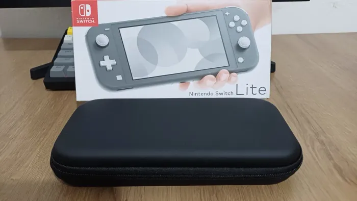 Nintendo Switch Lite Desbloqueado + SD 128GB + Case e Caixa