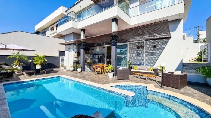 Casa à venda em Londrina, Recanto do Salto, com 3 suítes, com 286.79 m², Condomínio Sun La