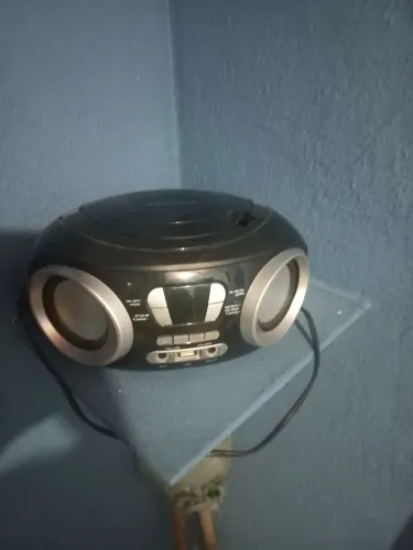 Vende-se um rádio 