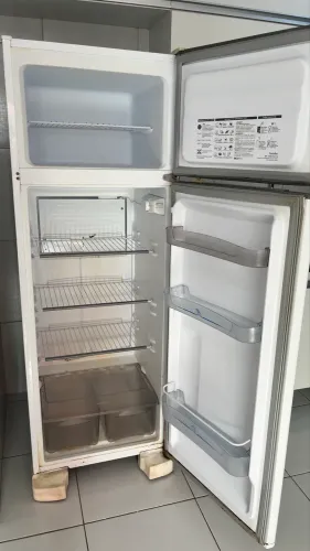 Geladeira Smaltec - modelo RCD 38 - Em ótimo estado