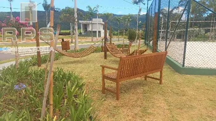 Terreno de 370m² no Condomínio Vista da Serra em Atibaia, pronto para construir, vista par