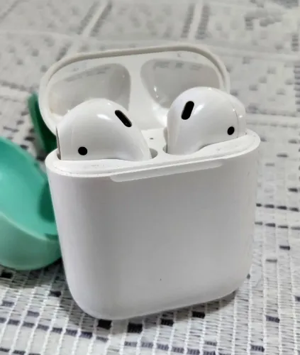 Apple AirPods (2ª geração) excelente custo x benefício!
