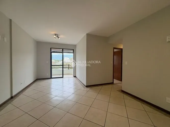 Imóvel para aluguel possui 82 metros quadrados com 3 quartos