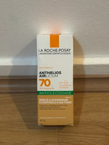 Protetor solar anti oleosidade com cor La Roche-posay anthelios airlicium 2.0