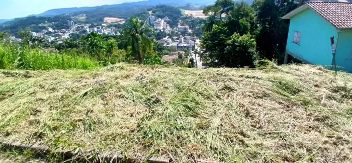 OPORTUNIDADE DE INVESTIMENTO - Terreno com 435 m², em Urussanga/SC