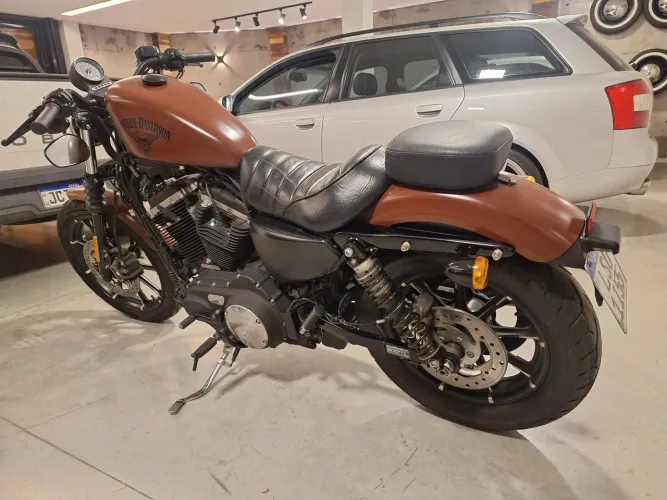 Harley XL 883N - Iron