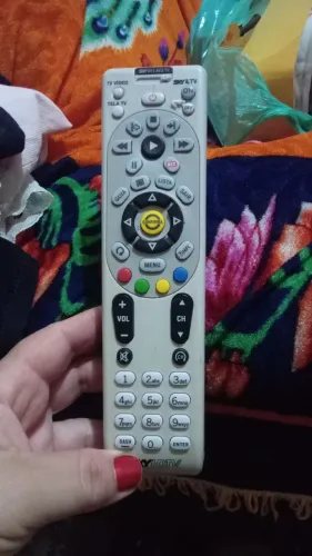 Controle de TV SKY