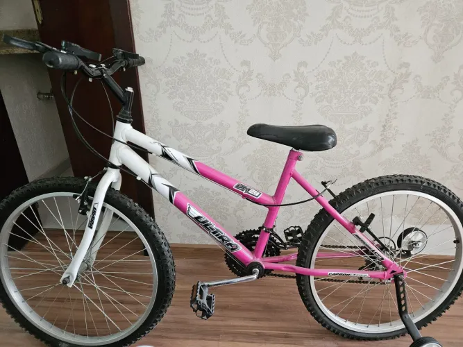 Bicicleta 26 Ultra Bikes Feminina 18 Velocidades Bicolor Rosa e Branco