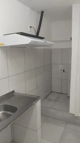 Aluga Kitinet C/1Q. Água e Internet R$1390,00 Centro Pinhais a 100m do Terminal Ônibus