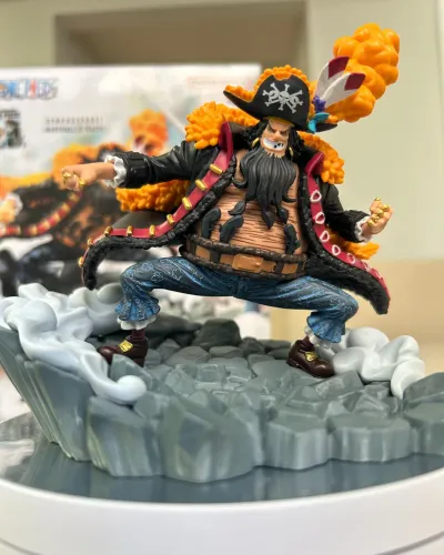 Barba negra Original Bandai One Piece Action Figure Boneco